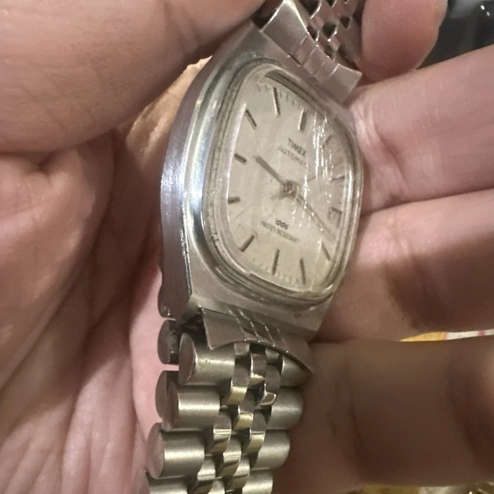 Working Vintage Timex Automatic Mens watch Silver Tone Steel 34mm Fit‎ 7.5 Runs